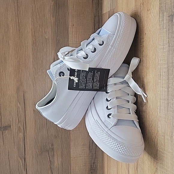 Converse platform Brand new in the box. - Picture 5 of 12